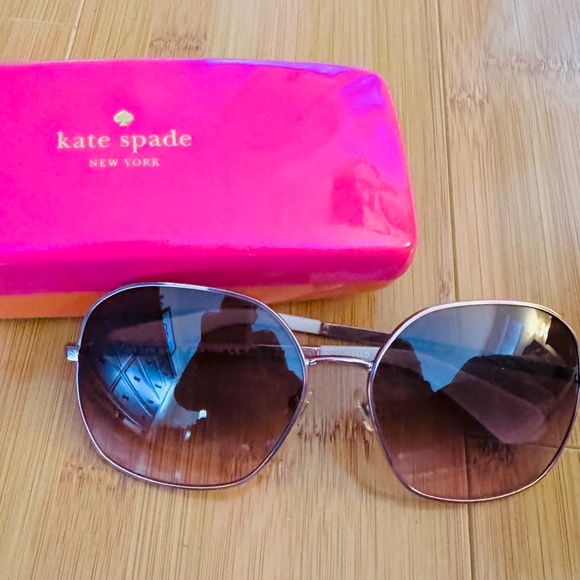 Kate Spade pink aviator sunglasses - Picture 1 of 4